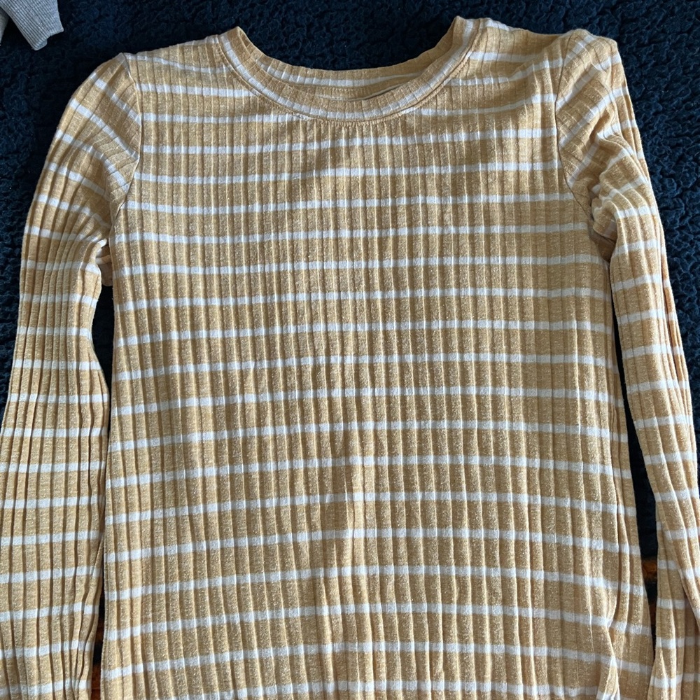 American Eagle yellow stripped tight long sleeve